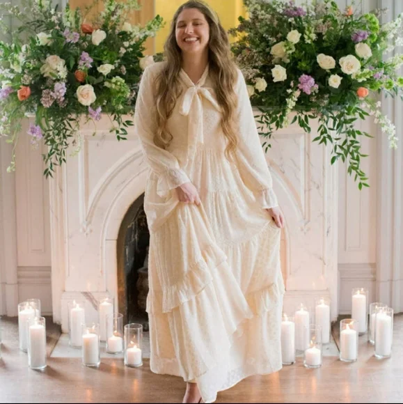 SOLD 🤍Lady Juliette Dress🤍 - Picture 1 of 5